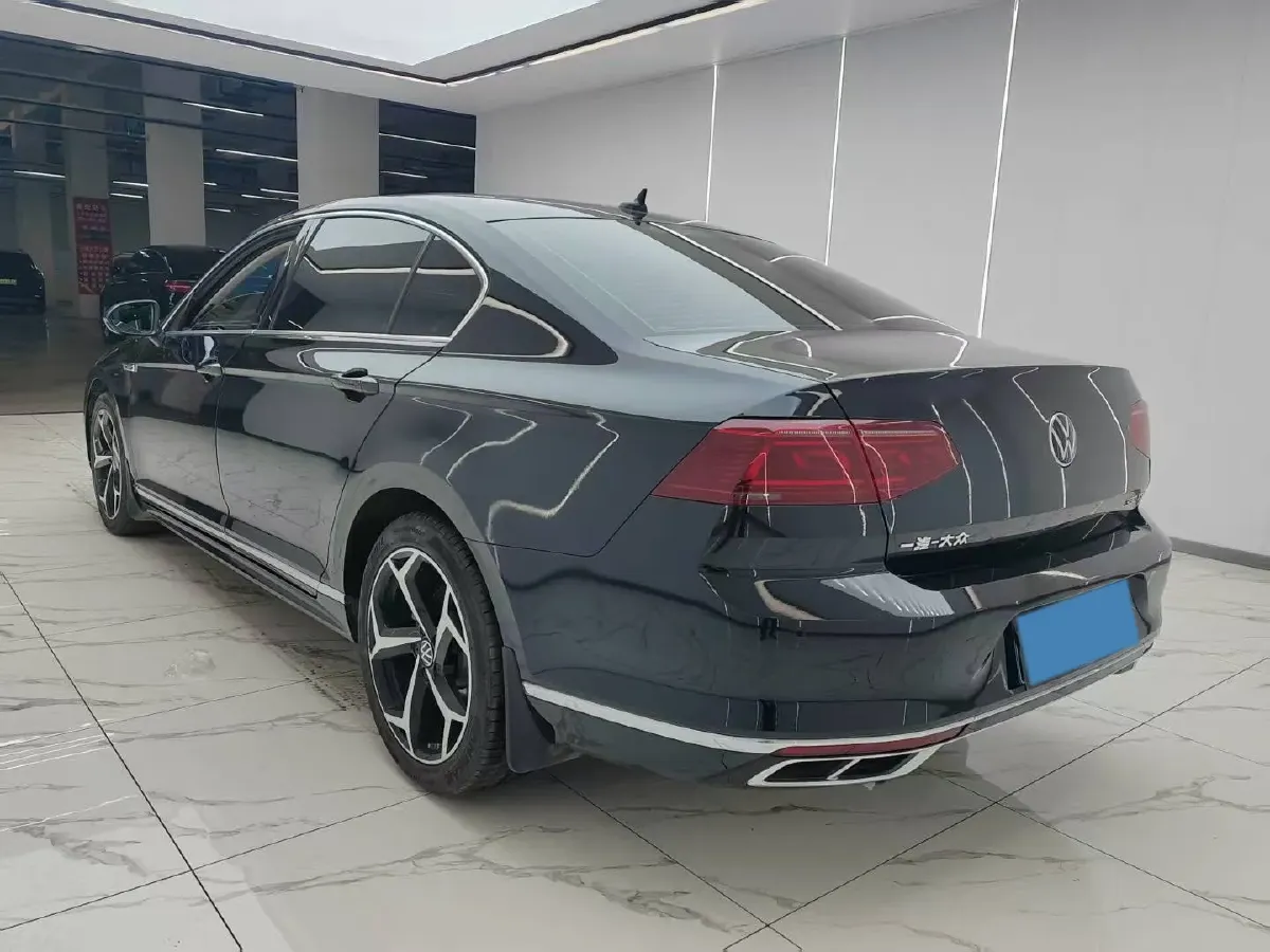 2023 Volkswagen Magotan 2.0T 186HP L4 7DCT,autocango,china used car exporter,china ev exporter,chinese used car exporter,chinese used ev exporter