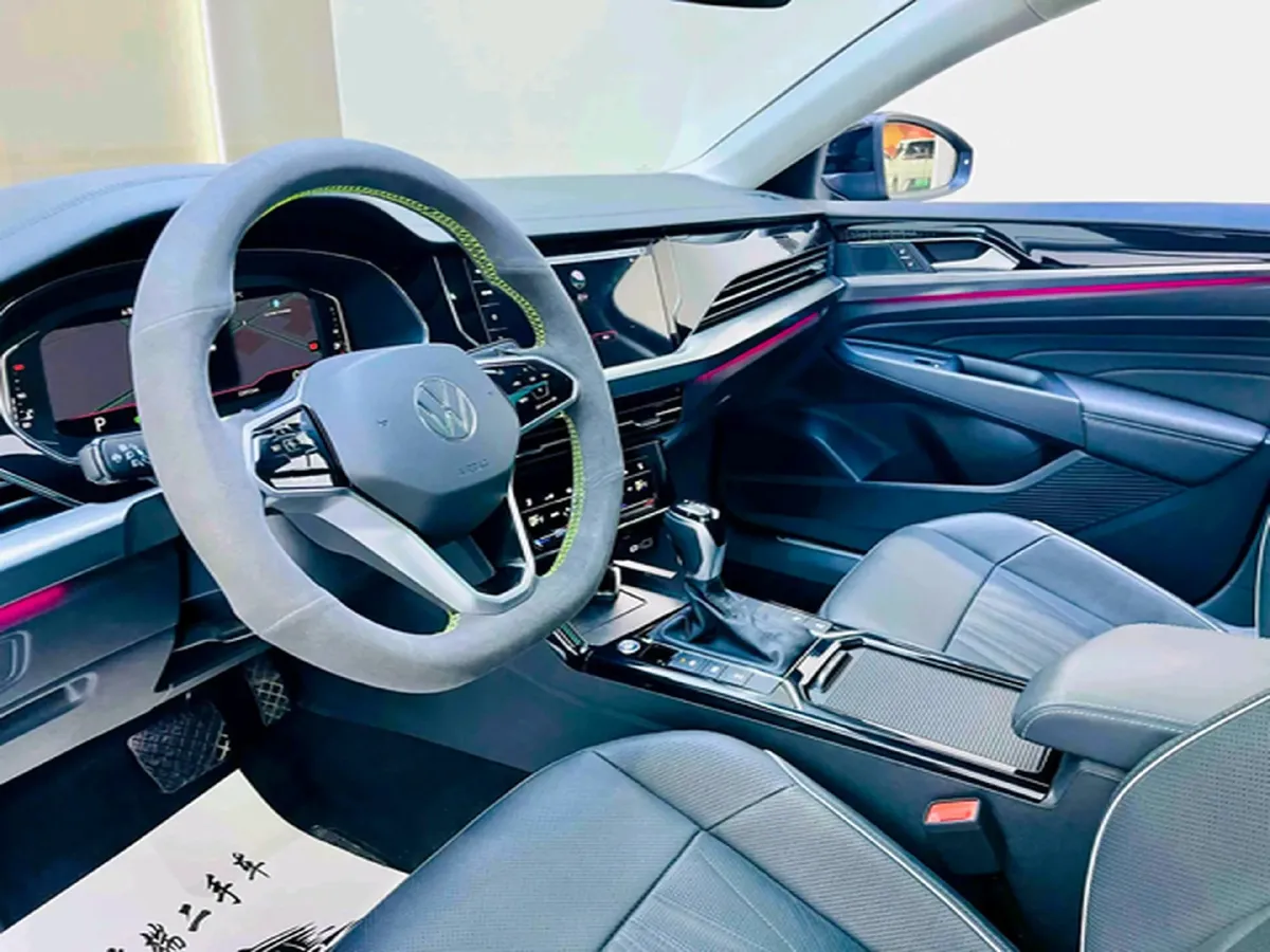 2023 Volkswagen Passat 2.0T 186HP L4 7DCT,autocango,china used car exporter,china ev exporter,chinese used car exporter,chinese used ev exporter