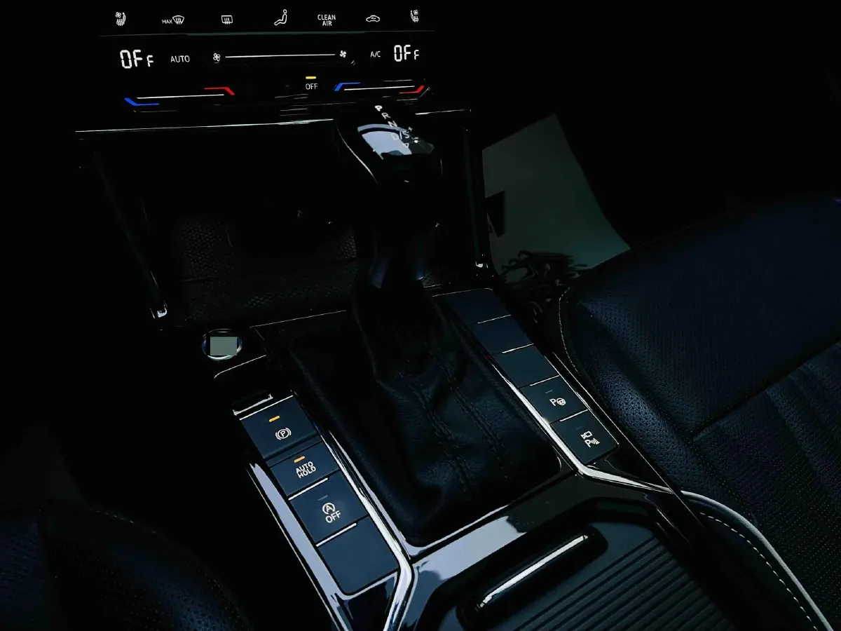 2023 Volkswagen Passat 2.0T 186HP L4 7DCT,autocango,china used car exporter,china ev exporter,chinese used car exporter,chinese used ev exporter