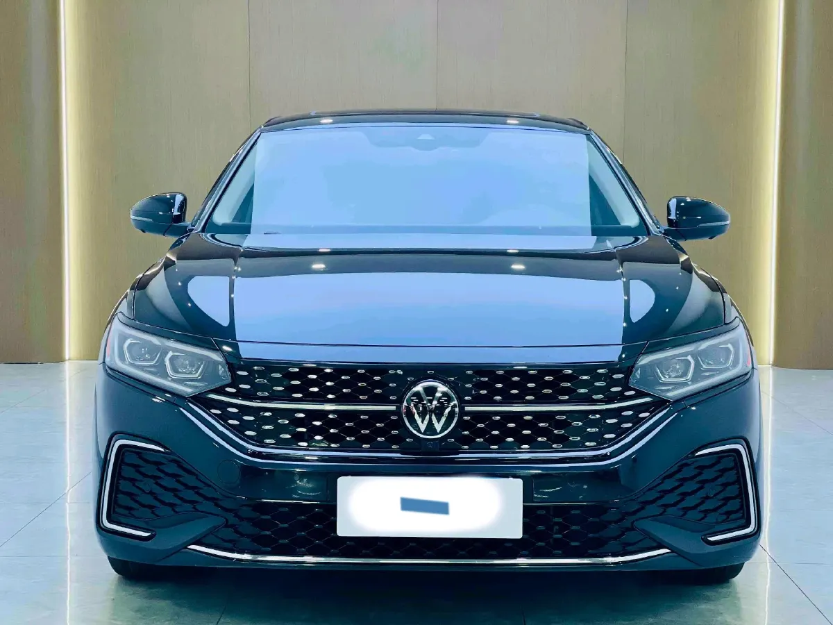 2023 Volkswagen Passat 2.0T 186HP L4 7DCT,autocango,china used car exporter,china ev exporter,chinese used car exporter,chinese used ev exporter