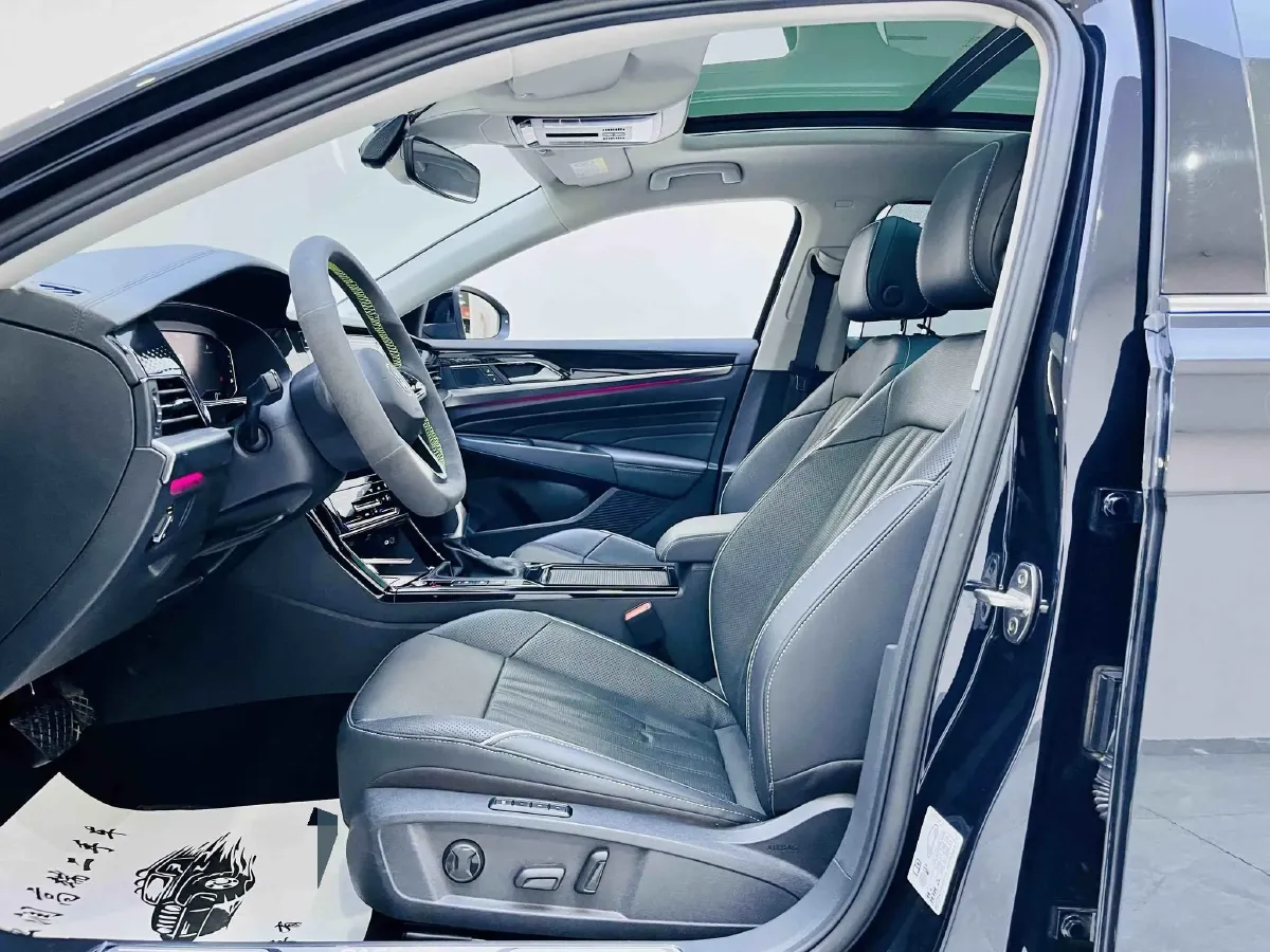 2023 Volkswagen Passat 2.0T 186HP L4 7DCT,autocango,china used car exporter,china ev exporter,chinese used car exporter,chinese used ev exporter