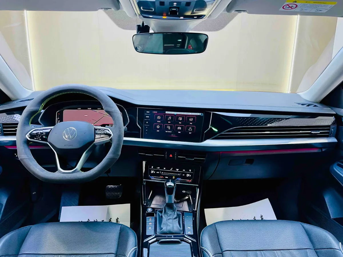 2023 Volkswagen Passat 2.0T 186HP L4 7DCT,autocango,china used car exporter,china ev exporter,chinese used car exporter,chinese used ev exporter