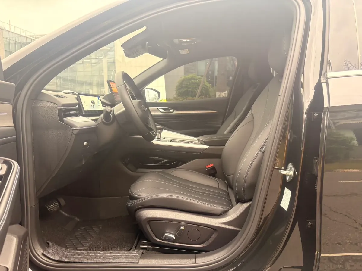 2025 Geely Preface 1.5T 181HP L4 7DCT,autocango,china used car exporter,china ev exporter,chinese used car exporter,chinese used ev exporter