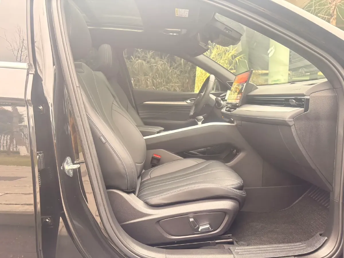 2025 Geely Preface 1.5T 181HP L4 7DCT,autocango,china used car exporter,china ev exporter,chinese used car exporter,chinese used ev exporter