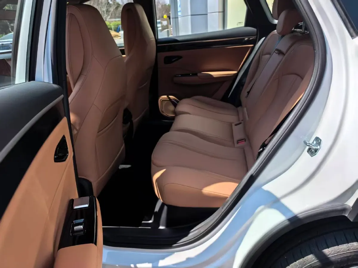 2025 Geely Galaxy L7 1.5L 112HP L4 1DHT PHEV 18.4KWH,autocango,china used car exporter,china ev exporter,chinese used car exporter,chinese used ev exporter