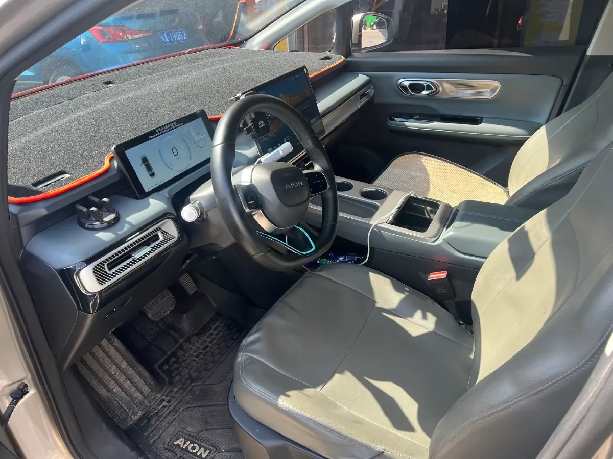 2024 Leapmotor C11 1.5L 95HP L4 REEV 43.74KWH,autocango,china used car exporter,china ev exporter,chinese used car exporter,chinese used ev exporter