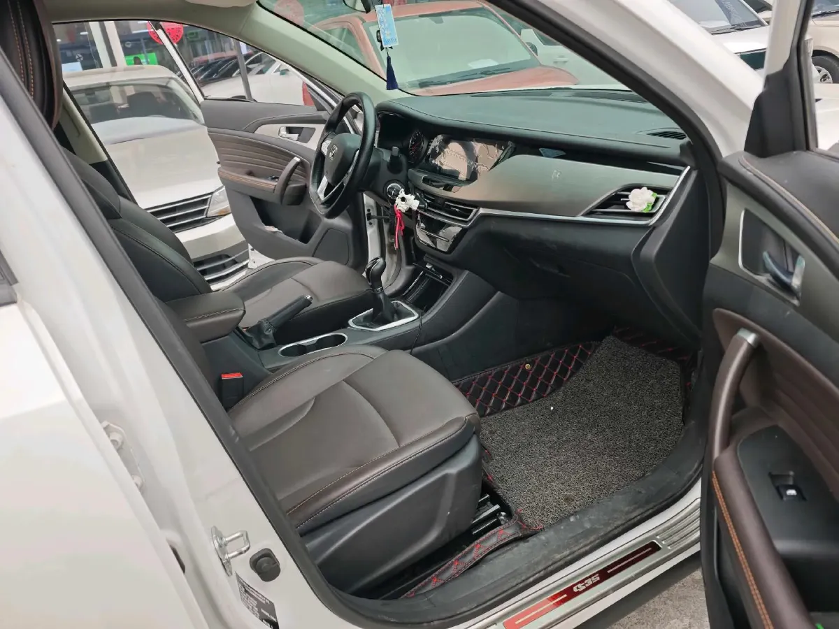 2019 ChangAn CS35 Plus 1.6L 128HP L4 5MT,autocango,china used car exporter,china ev exporter,chinese used car exporter,chinese used ev exporter