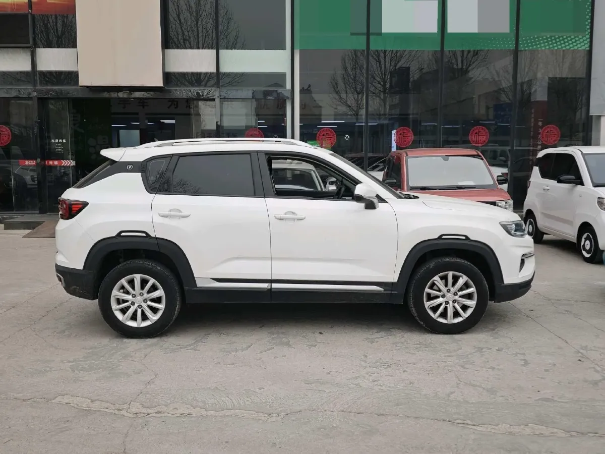 2019 ChangAn CS35 Plus 1.6L 128HP L4 5MT,autocango,china used car exporter,china ev exporter,chinese used car exporter,chinese used ev exporter