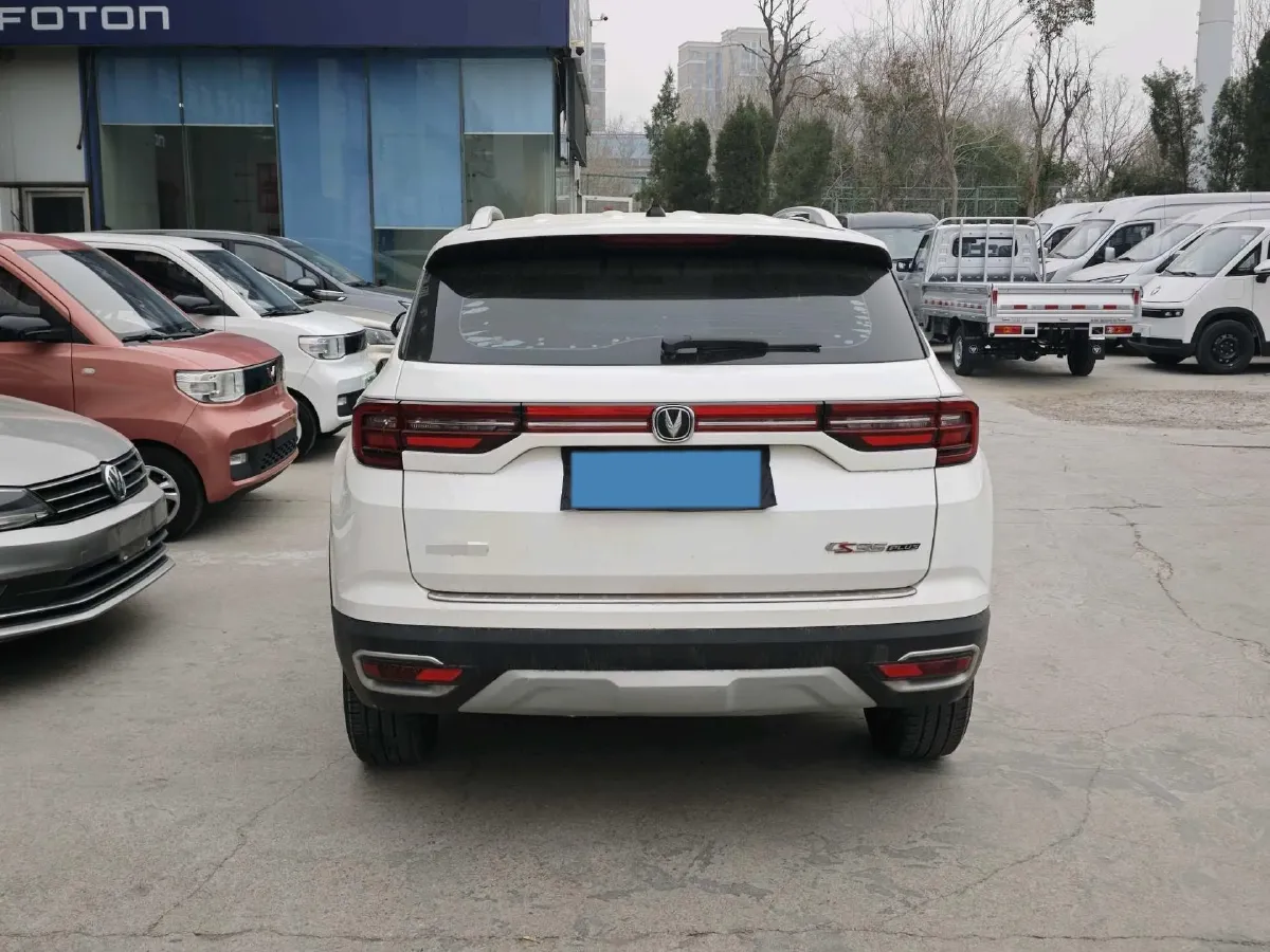 2019 ChangAn CS35 Plus 1.6L 128HP L4 5MT,autocango,china used car exporter,china ev exporter,chinese used car exporter,chinese used ev exporter