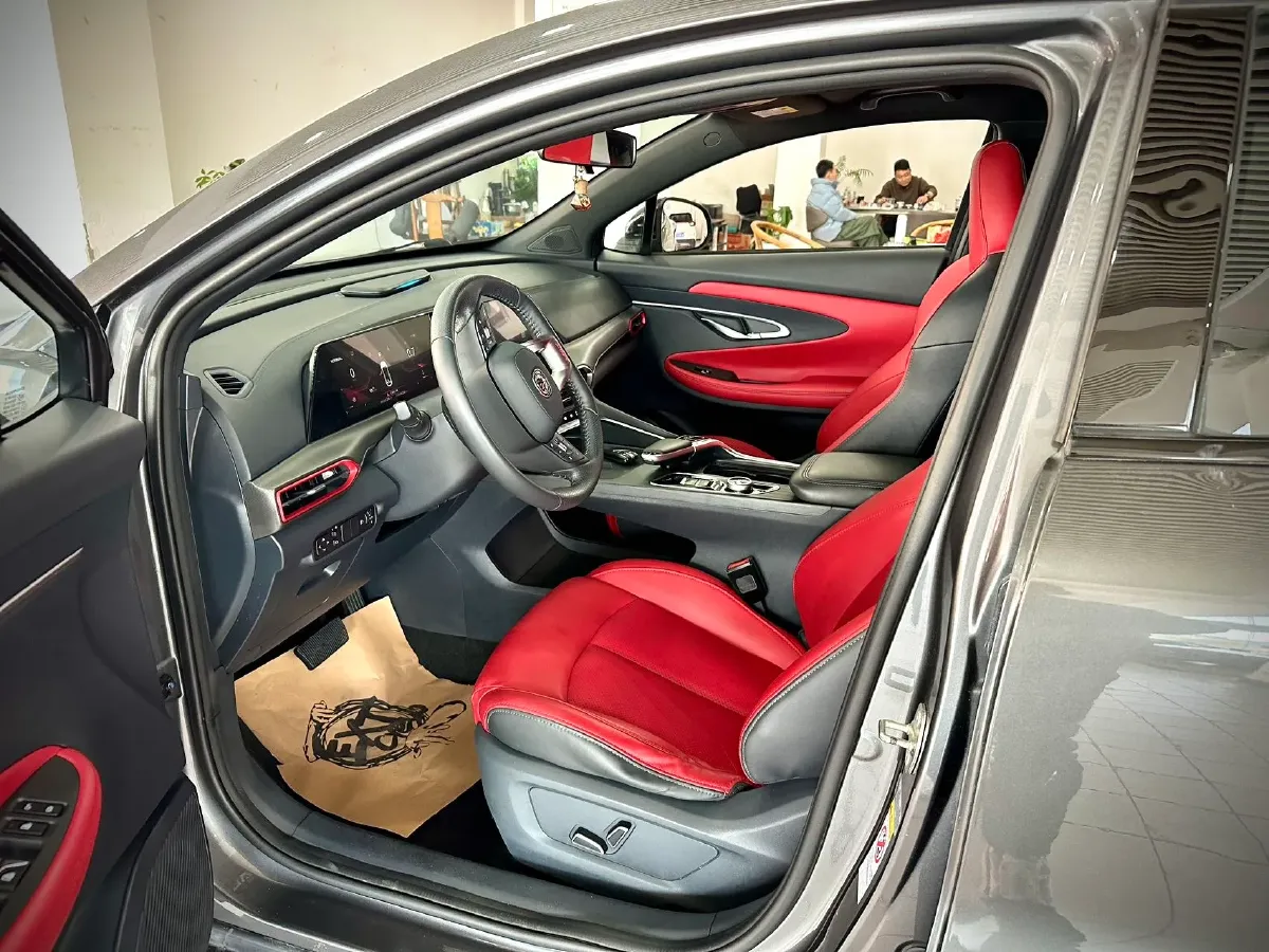 2021 ChangAn UNI-T 1.5T 180HP L4 7DCT,autocango,china used car exporter,china ev exporter,chinese used car exporter,chinese used ev exporter