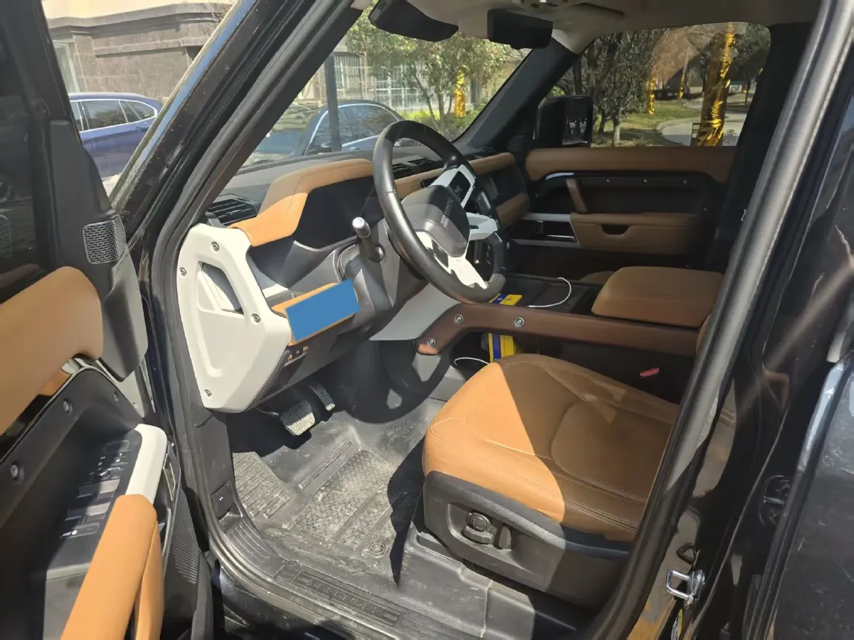 2022 Land Rover Defender 3.0T 400HP L6 8AT,autocango,china used car exporter,china ev exporter,chinese used car exporter,chinese used ev exporter