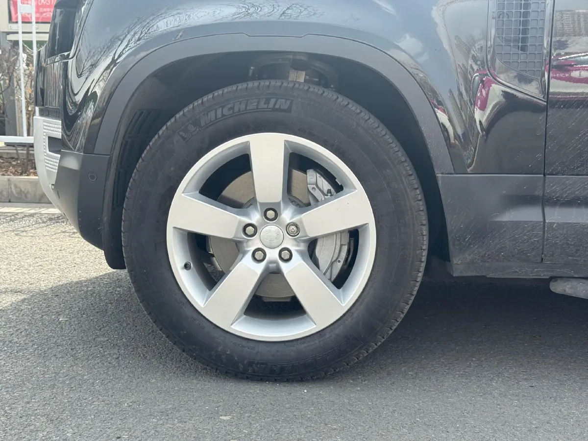 2024 Land Rover Defender 3.0T 400HP L6 8AT,autocango,china used car exporter,china ev exporter,chinese used car exporter,chinese used ev exporter