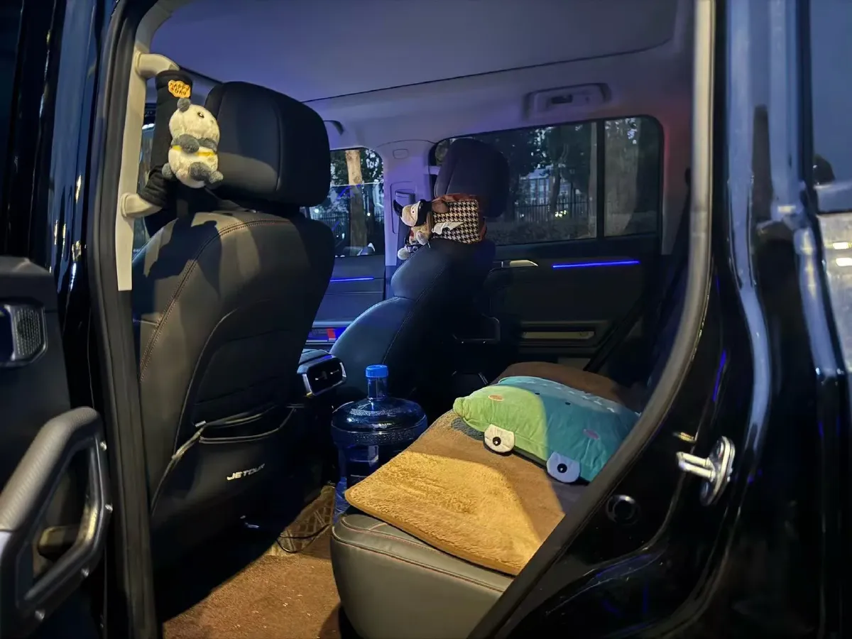 2023 Jetour Traveller 2.0T 254HP L4 7DCT,autocango,china used car exporter,china ev exporter,chinese used car exporter,chinese used ev exporter