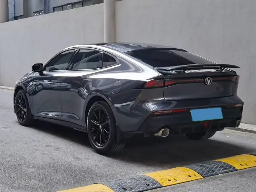 2023 ChangAn UNI-V iDD 1.5T 170HP L4 6TCT PHEV 18.4KWH,autocango,china used car exporter,china ev exporter,chinese used car exporter,chinese used ev exporter