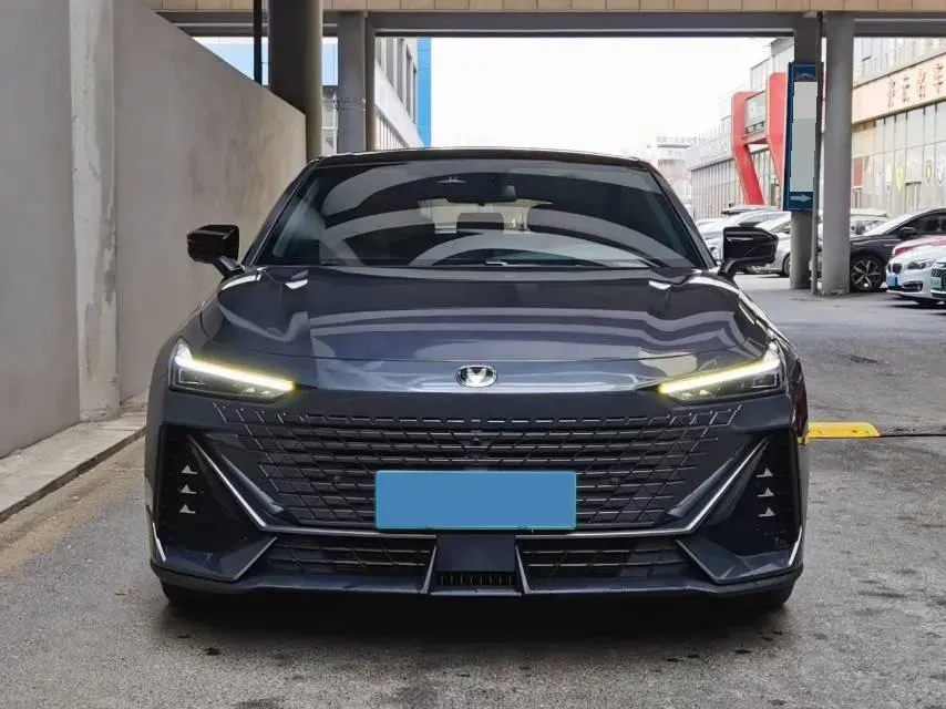 2023 ChangAn UNI-V iDD 1.5T 170HP L4 6TCT PHEV 18.4KWH,autocango,china used car exporter,china ev exporter,chinese used car exporter,chinese used ev exporter