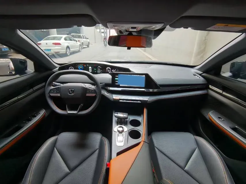 2023 ChangAn UNI-V iDD 1.5T 170HP L4 6TCT PHEV 18.4KWH,autocango,china used car exporter,china ev exporter,chinese used car exporter,chinese used ev exporter