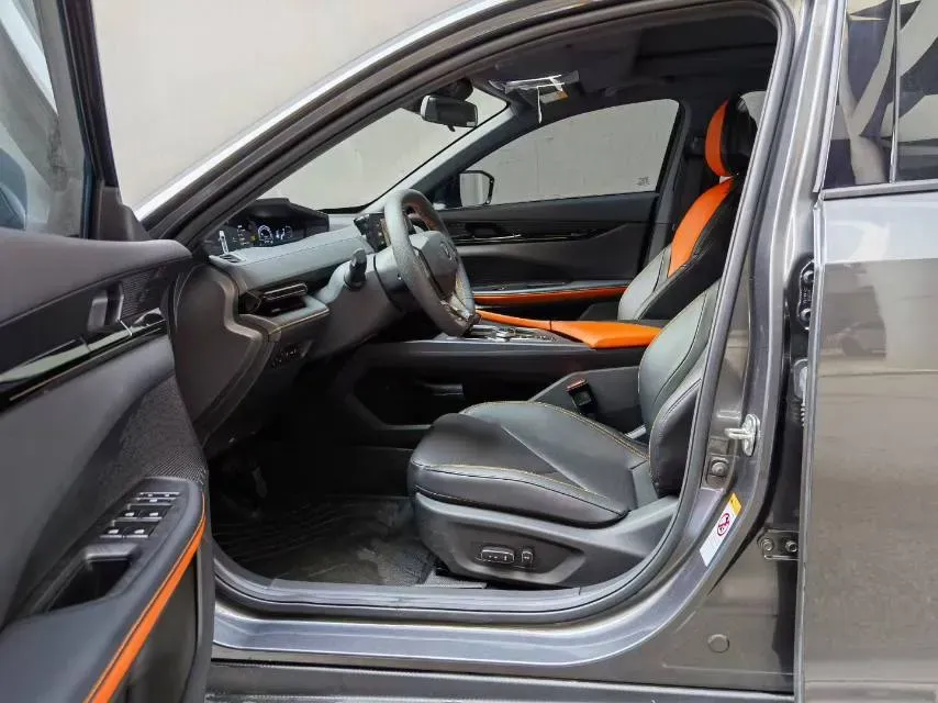 2023 ChangAn UNI-V iDD 1.5T 170HP L4 6TCT PHEV 18.4KWH,autocango,china used car exporter,china ev exporter,chinese used car exporter,chinese used ev exporter