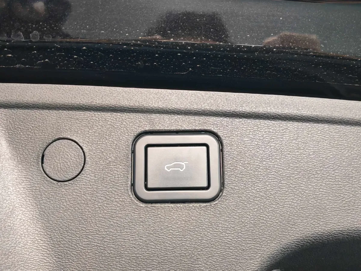 2017 WEY VV7 2.0T 234HP L4 7DCT,autocango,china used car exporter,china ev exporter,chinese used car exporter,chinese used ev exporter