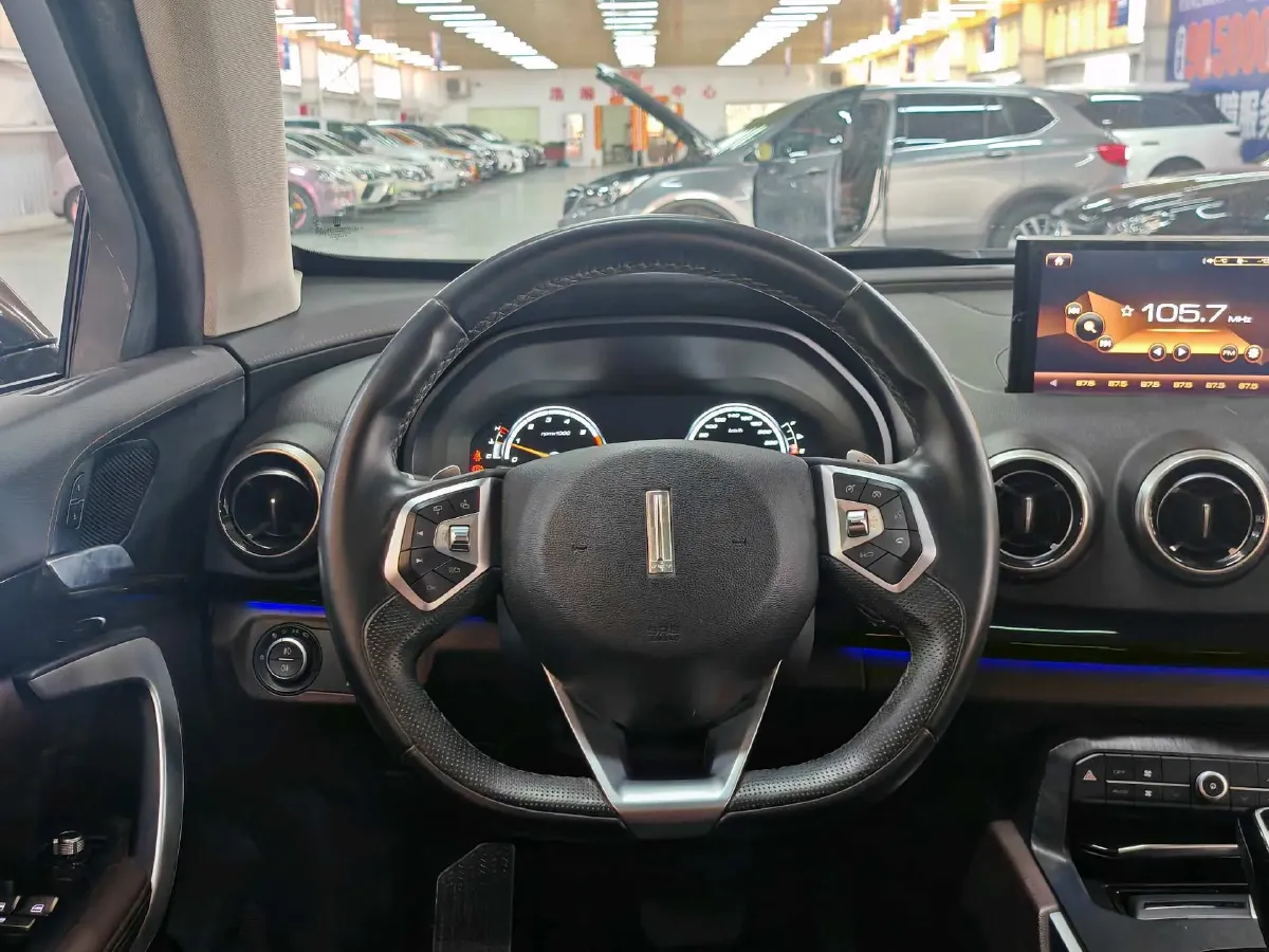 2017 WEY VV7 2.0T 234HP L4 7DCT,autocango,china used car exporter,china ev exporter,chinese used car exporter,chinese used ev exporter