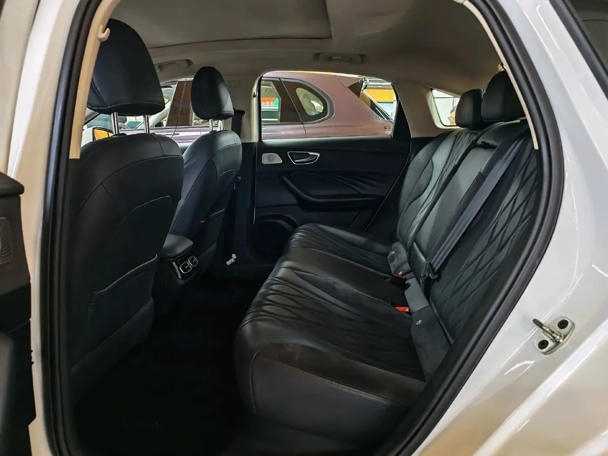 2023 Roewe D7 BEV 59.2KWH,autocango,china used car exporter,china ev exporter,chinese used car exporter,chinese used ev exporter