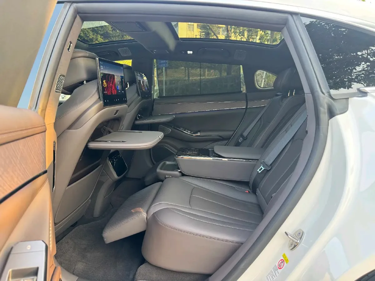 2024 Denza DenzaZ9 2.0T 207HP L4 E-CVT PHEV 38.5KWH,autocango,china used car exporter,china ev exporter,chinese used car exporter,chinese used ev exporter