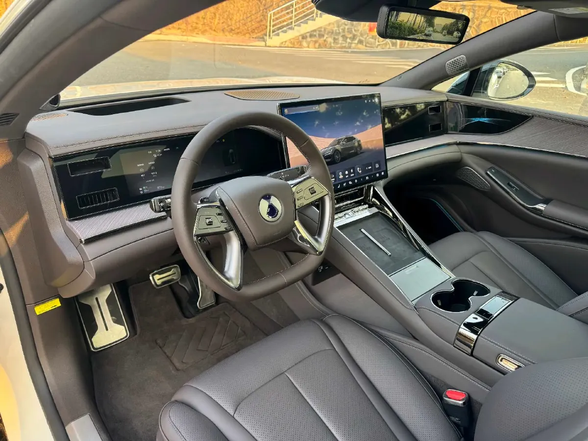 2024 Denza DenzaZ9 2.0T 207HP L4 E-CVT PHEV 38.5KWH,autocango,china used car exporter,china ev exporter,chinese used car exporter,chinese used ev exporter