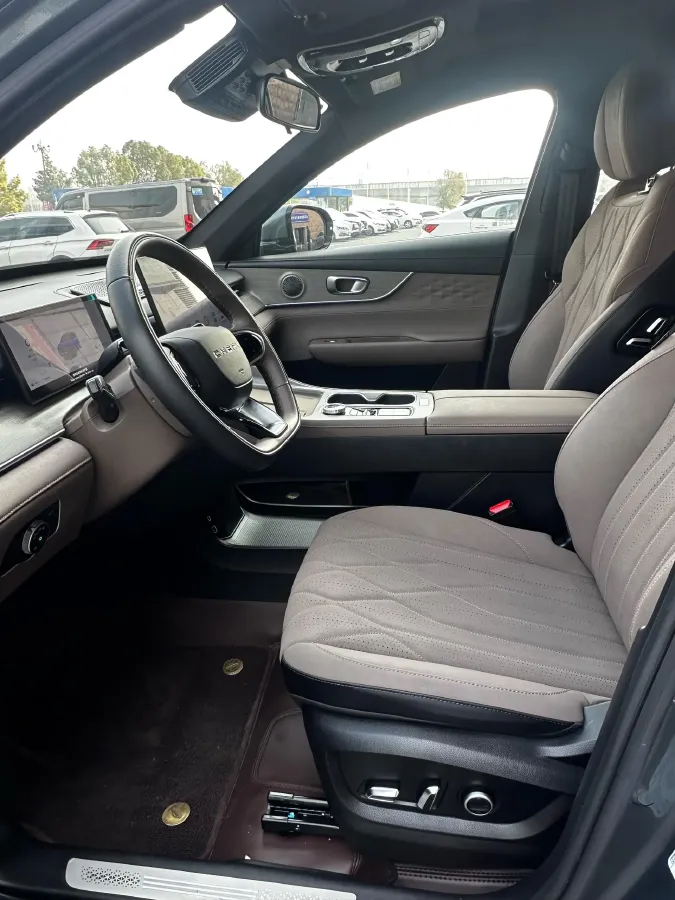 2025 Chery Tiggo 8 Plus 1.6T 197HP L4 7DCT,autocango,china used car exporter,china ev exporter,chinese used car exporter,chinese used ev exporter