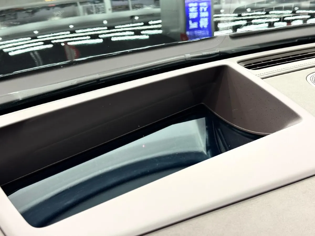 2024 AITO AITO M9 1.5T 152HP L4 REEV 42KWH,autocango,china used car exporter,china ev exporter,chinese used car exporter,chinese used ev exporter