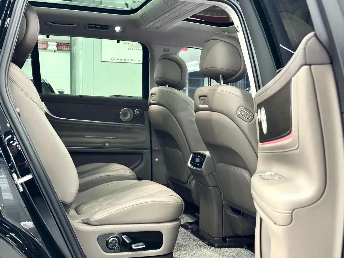 2024 AITO AITO M9 1.5T 152HP L4 REEV 42KWH,autocango,china used car exporter,china ev exporter,chinese used car exporter,chinese used ev exporter