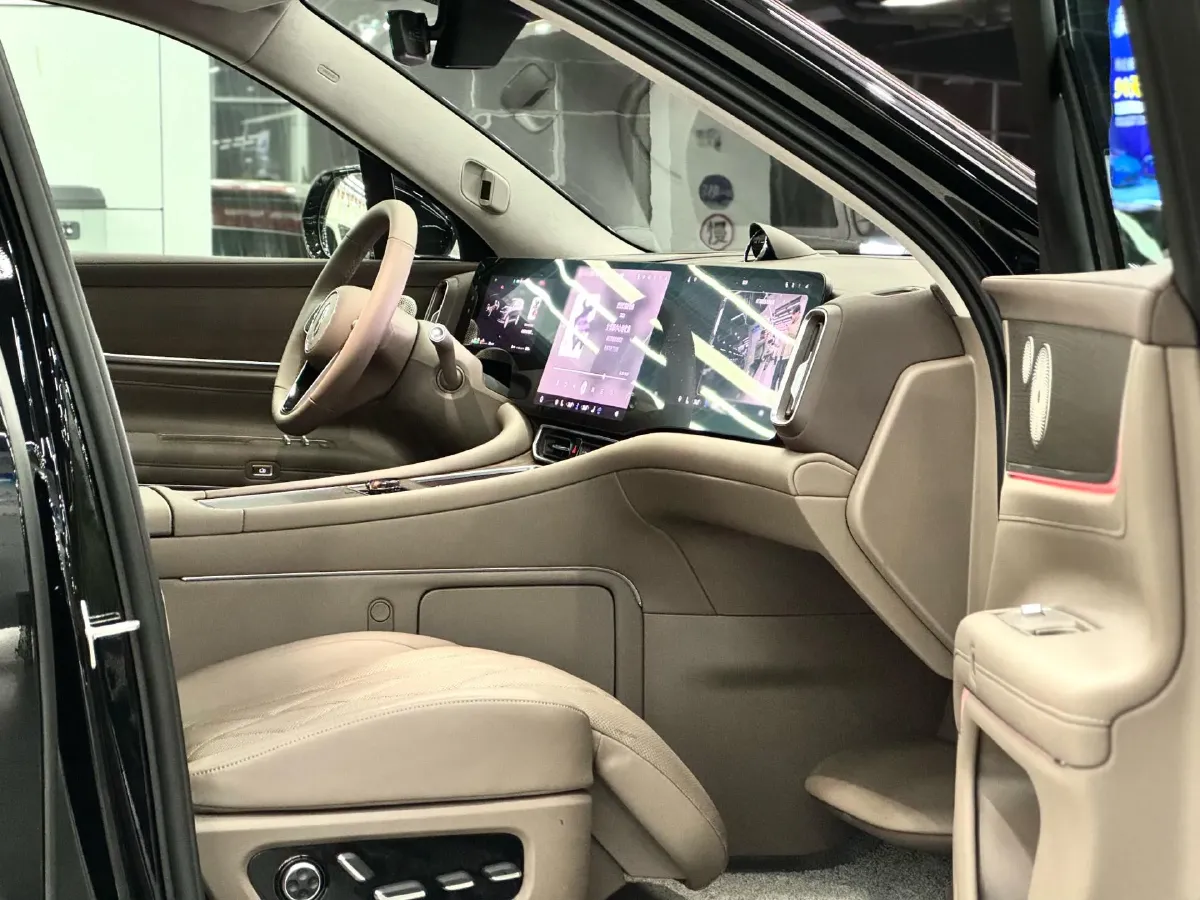 2024 AITO AITO M9 1.5T 152HP L4 REEV 42KWH,autocango,china used car exporter,china ev exporter,chinese used car exporter,chinese used ev exporter