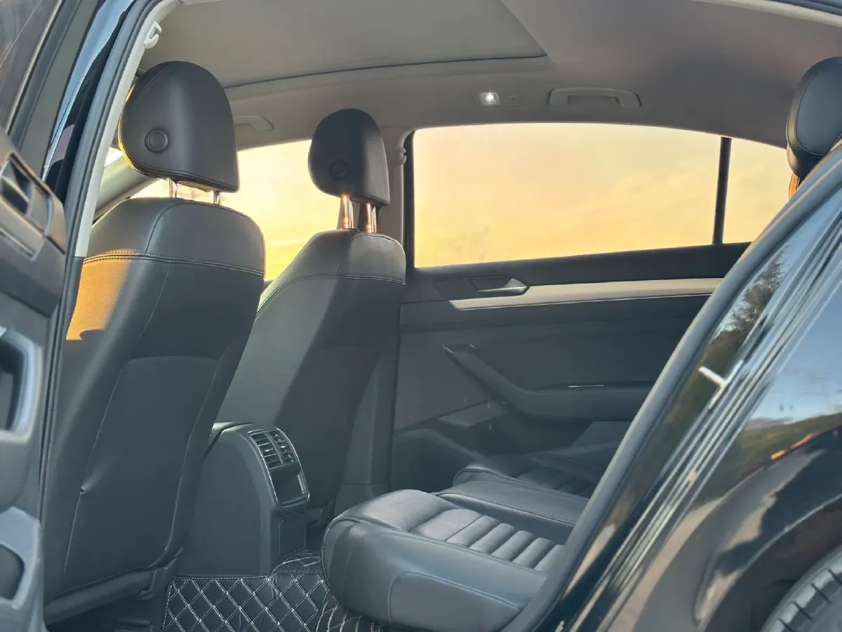 2018 Volkswagen Magotan 1.4T 150HP L4 7DCT,autocango,china used car exporter,china ev exporter,chinese used car exporter,chinese used ev exporter