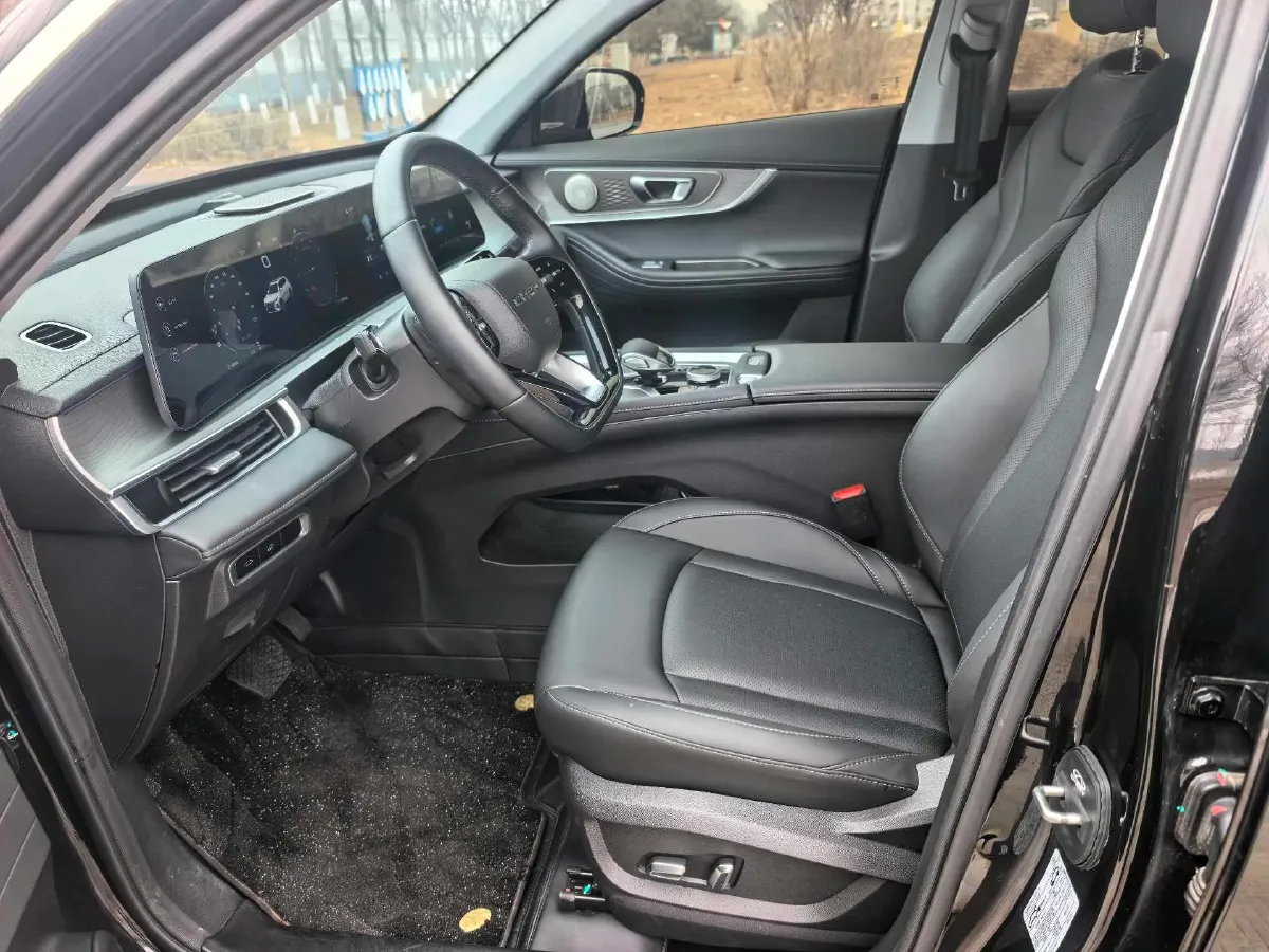 2025 Chery Tiggo 8 PRO 1.6T 197HP L4 7DCT,autocango,china used car exporter,china ev exporter,chinese used car exporter,chinese used ev exporter