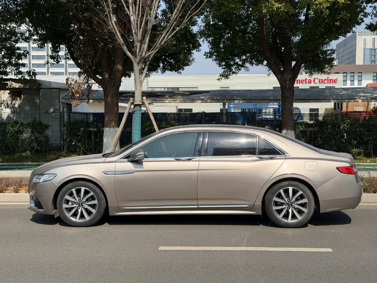 2018 Lincoln Continental 2.0T 261HP L4 6AT,autocango,china used car exporter,china ev exporter,chinese used car exporter,chinese used ev exporter