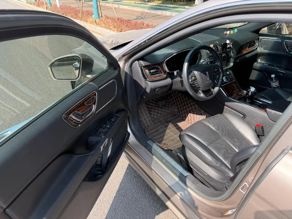 2018 Lincoln Continental 2.0T 261HP L4 6AT,autocango,china used car exporter,china ev exporter,chinese used car exporter,chinese used ev exporter