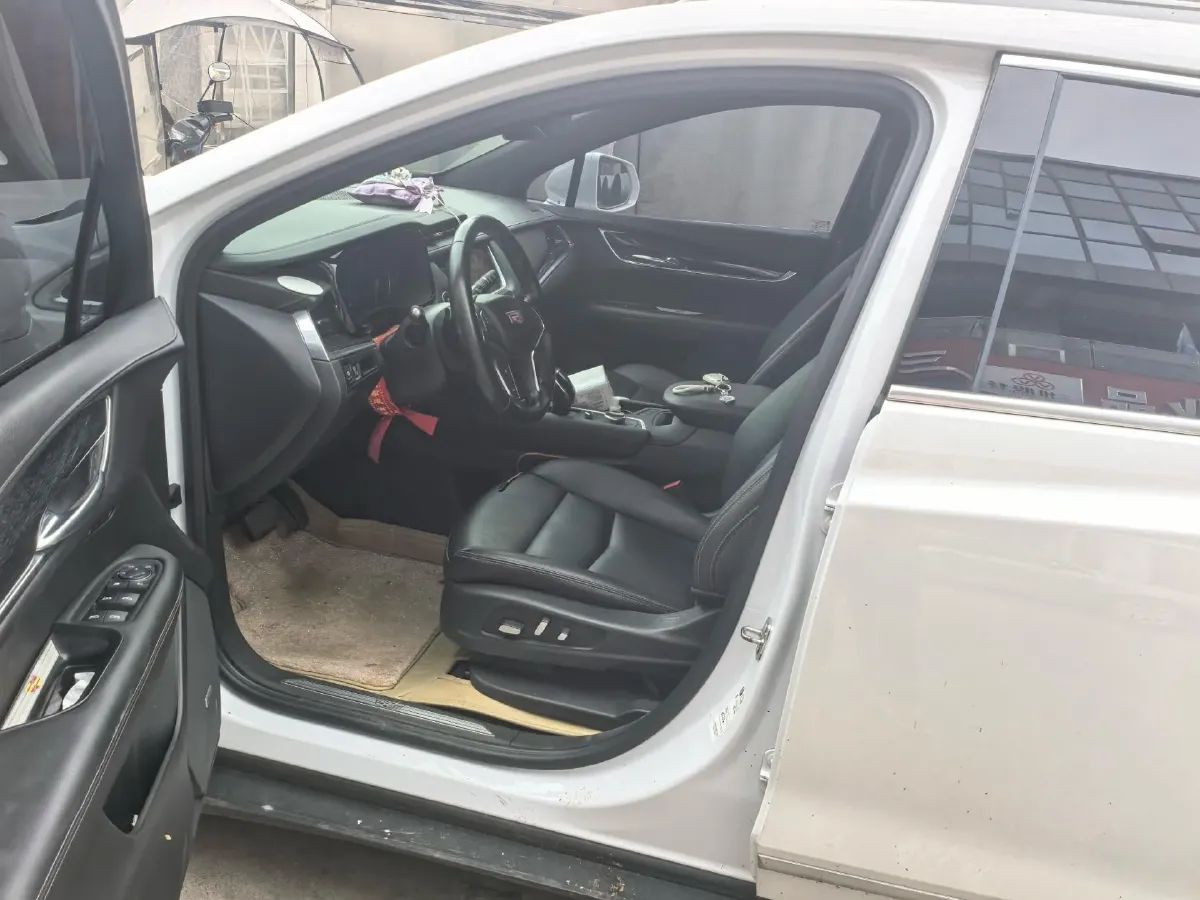 2022 Cadillac XT5 2.0T 237HP L4 9AT,autocango,china used car exporter,china ev exporter,chinese used car exporter,chinese used ev exporter