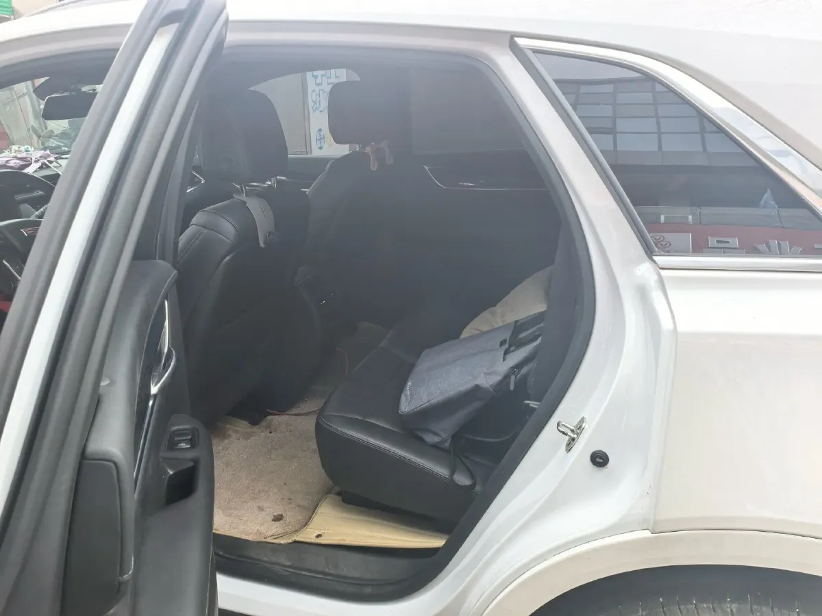 2022 Cadillac XT5 2.0T 237HP L4 9AT,autocango,china used car exporter,china ev exporter,chinese used car exporter,chinese used ev exporter