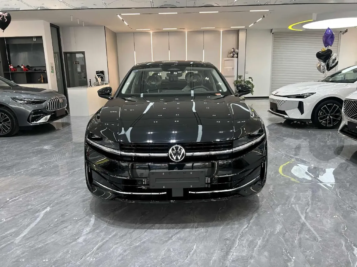 2026 Volkswagen Magotan 2.0T 220HP L4 7DCT,autocango,china used car exporter,china ev exporter,chinese used car exporter,chinese used ev exporter