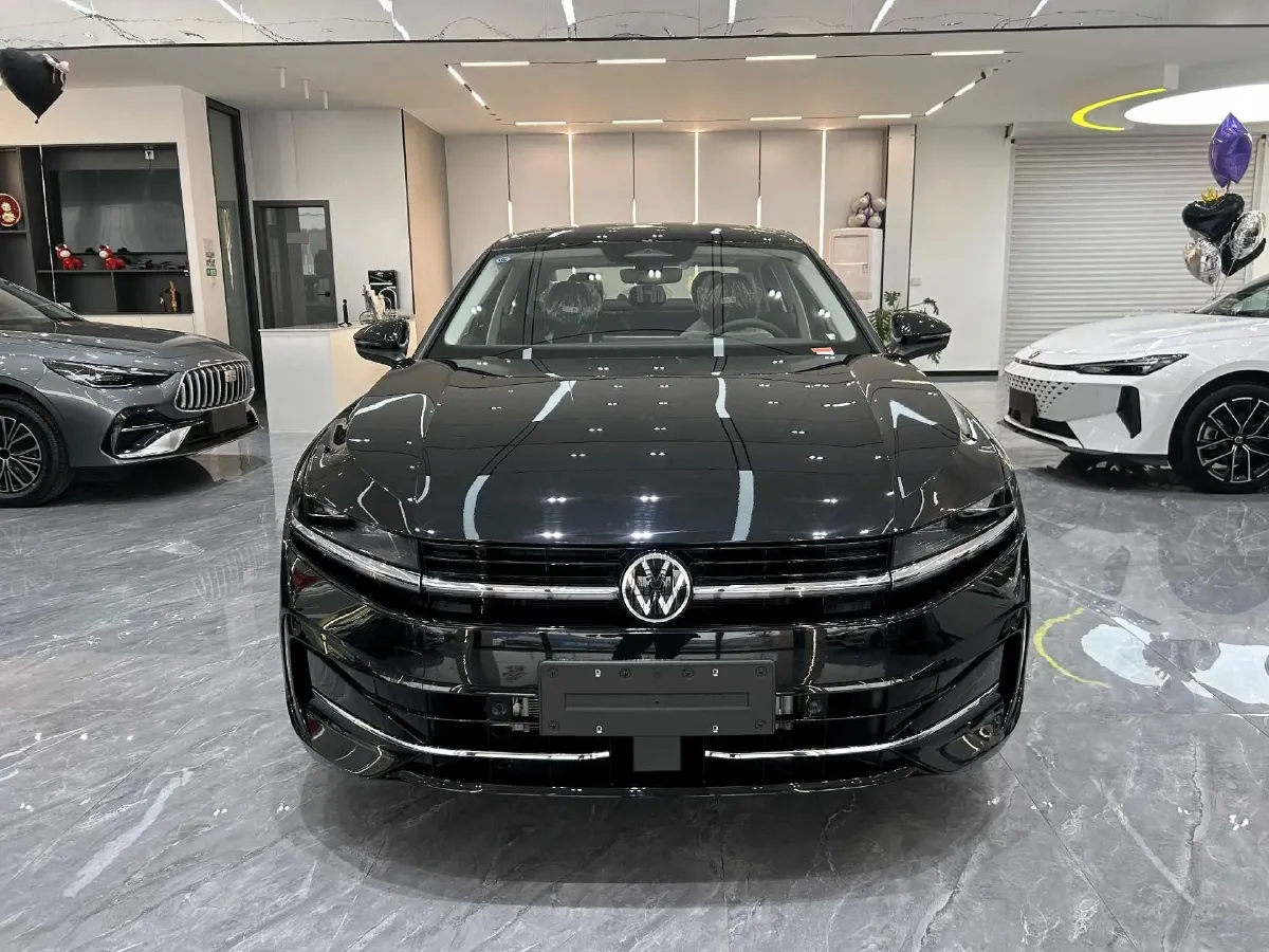 2026 Volkswagen Magotan 2.0T 220HP L4 7DCT,autocango,china used car exporter,china ev exporter,chinese used car exporter,chinese used ev exporter