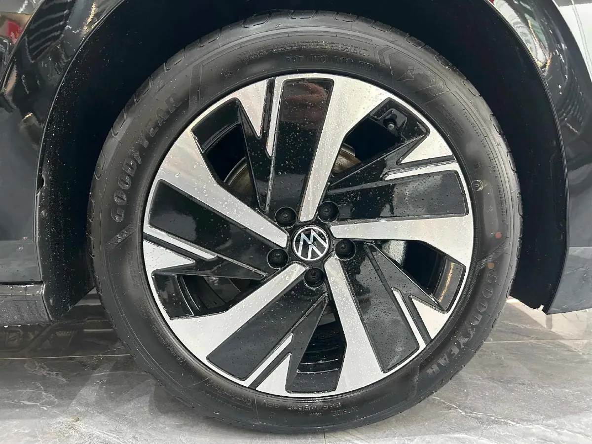 2026 Volkswagen Magotan 2.0T 220HP L4 7DCT,autocango,china used car exporter,china ev exporter,chinese used car exporter,chinese used ev exporter