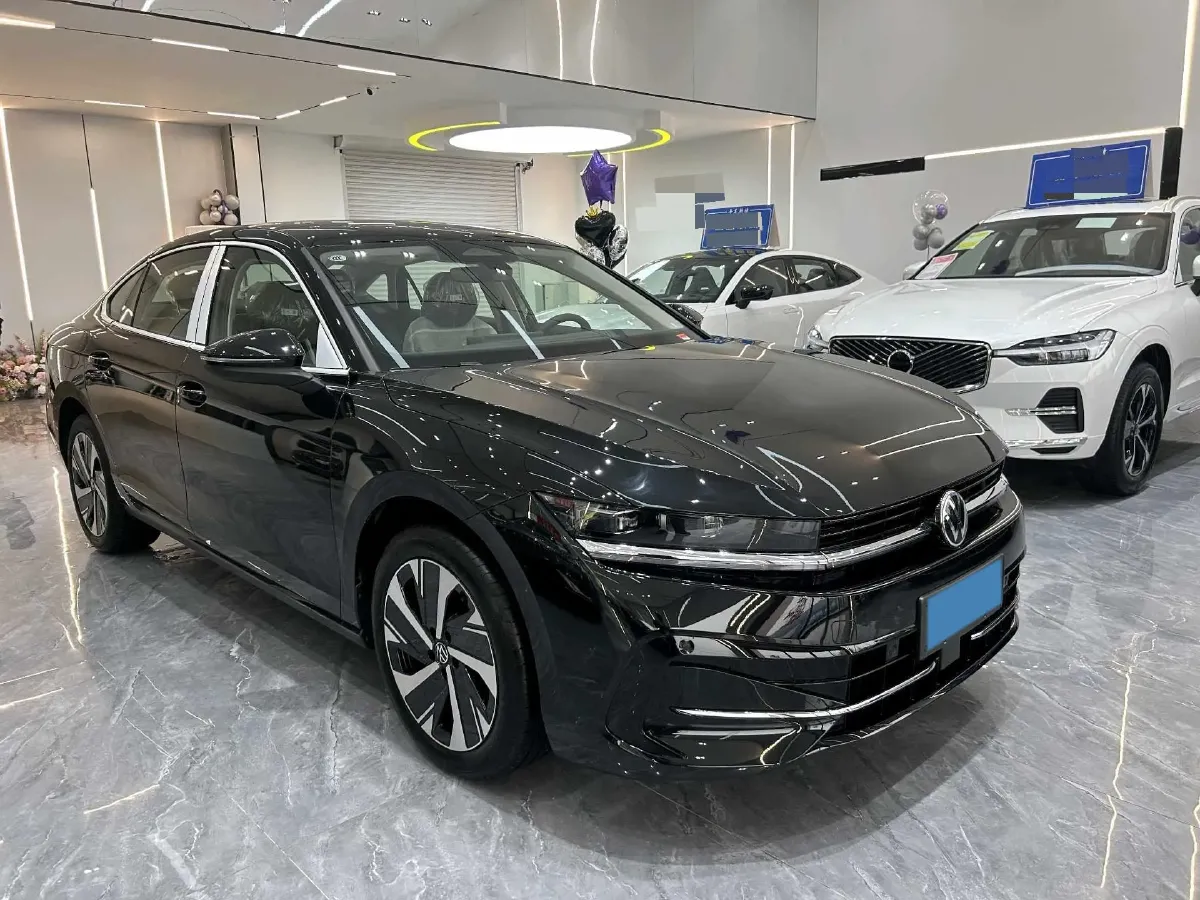 2026 Volkswagen Magotan 2.0T 220HP L4 7DCT,autocango,china used car exporter,china ev exporter,chinese used car exporter,chinese used ev exporter
