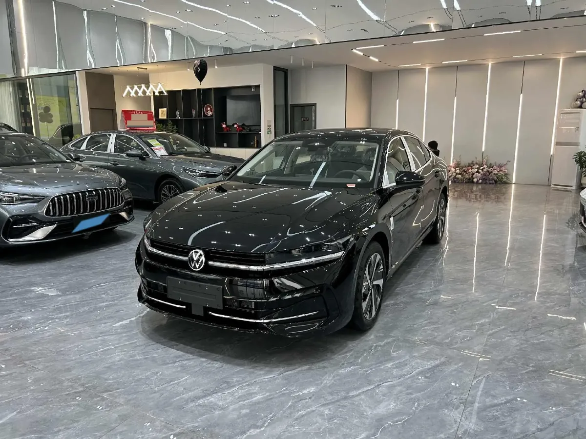 2026 Volkswagen Magotan 2.0T 220HP L4 7DCT,autocango,china used car exporter,china ev exporter,chinese used car exporter,chinese used ev exporter