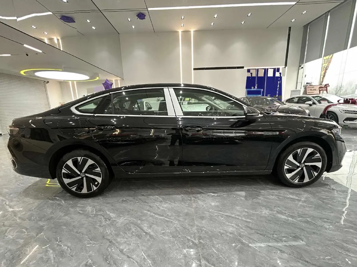 2026 Volkswagen Magotan 2.0T 220HP L4 7DCT,autocango,china used car exporter,china ev exporter,chinese used car exporter,chinese used ev exporter