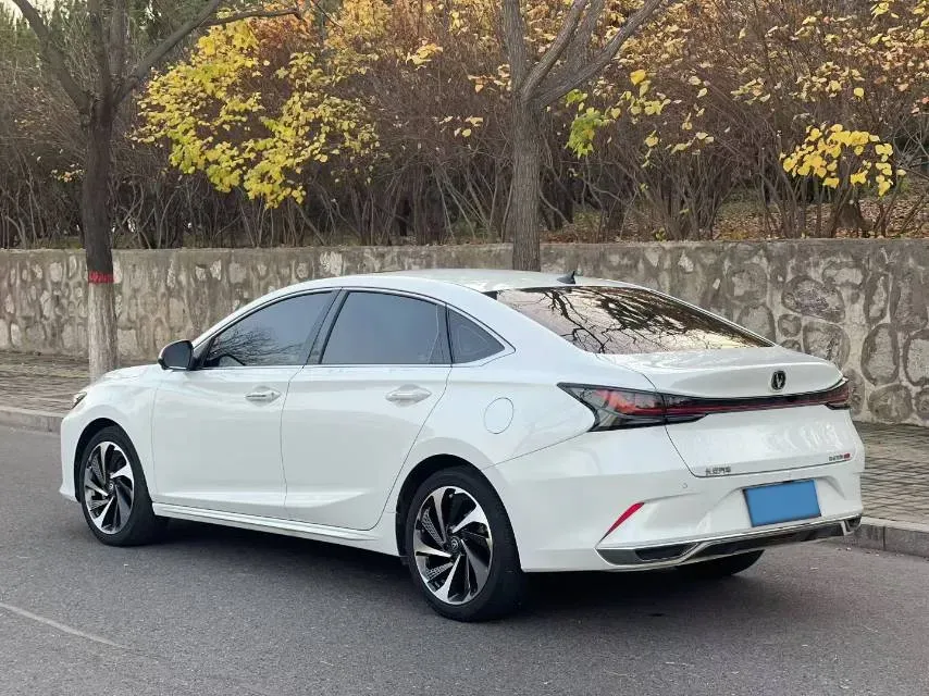 2023 ChangAn Raeton Plus 1.5T 188HP L4 7DCT,autocango,china used car exporter,china ev exporter,chinese used car exporter,chinese used ev exporter