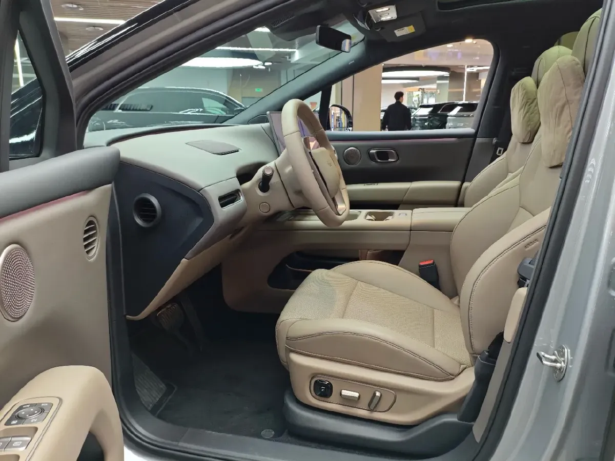 2025 Li i6 BEV,autocango,china used car exporter,china ev exporter,chinese used car exporter,chinese used ev exporter