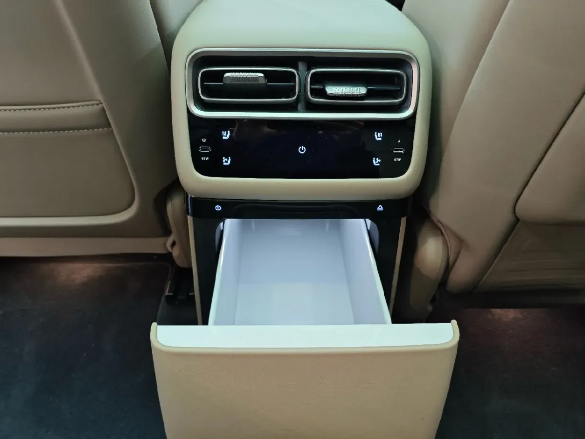 2025 Li i6 BEV,autocango,china used car exporter,china ev exporter,chinese used car exporter,chinese used ev exporter