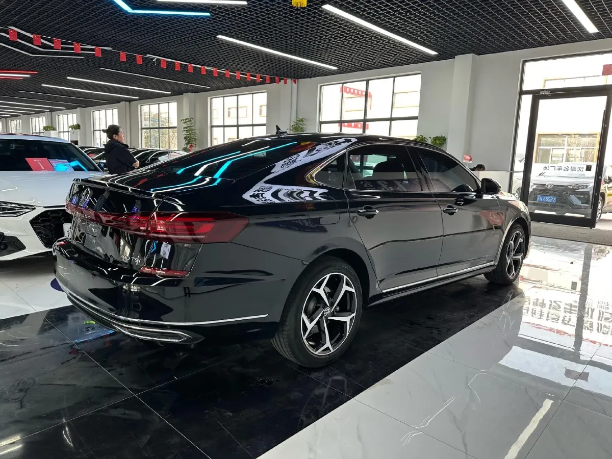 2025 Volkswagen Passat 2.0T 220HP L4 7DCT,autocango,china used car exporter,china ev exporter,chinese used car exporter,chinese used ev exporter