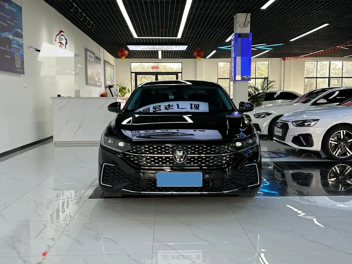 2025 Volkswagen Passat 2.0T 220HP L4 7DCT,autocango,china used car exporter,china ev exporter,chinese used car exporter,chinese used ev exporter