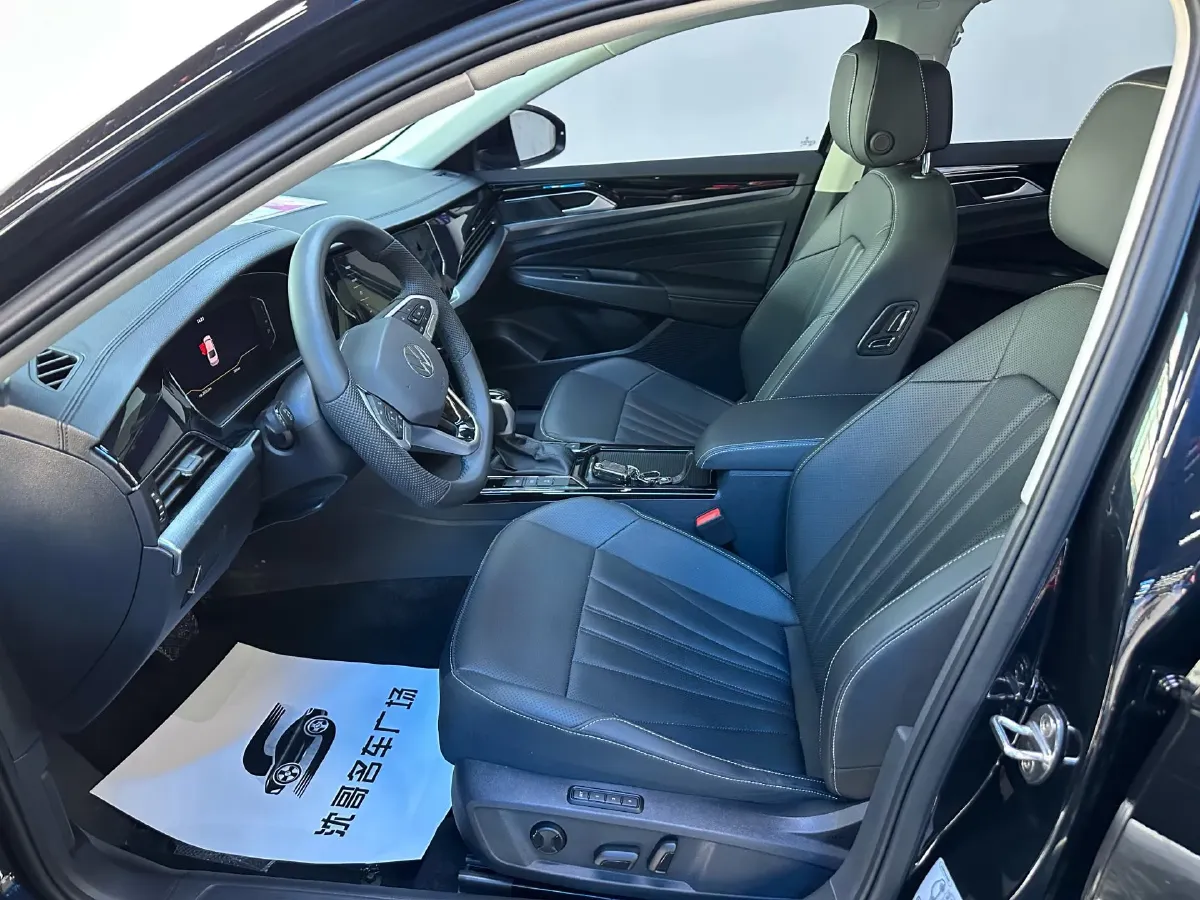 2025 Volkswagen Passat 2.0T 220HP L4 7DCT,autocango,china used car exporter,china ev exporter,chinese used car exporter,chinese used ev exporter