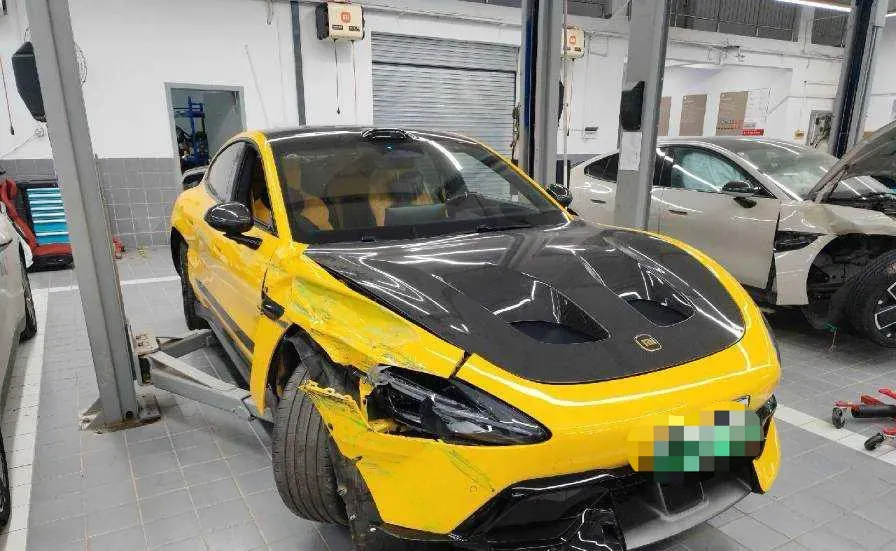 2025 MI SU7 Ultra BEV 93.7KWH,autocango,china used car exporter,china ev exporter,chinese used car exporter,chinese used ev exporter