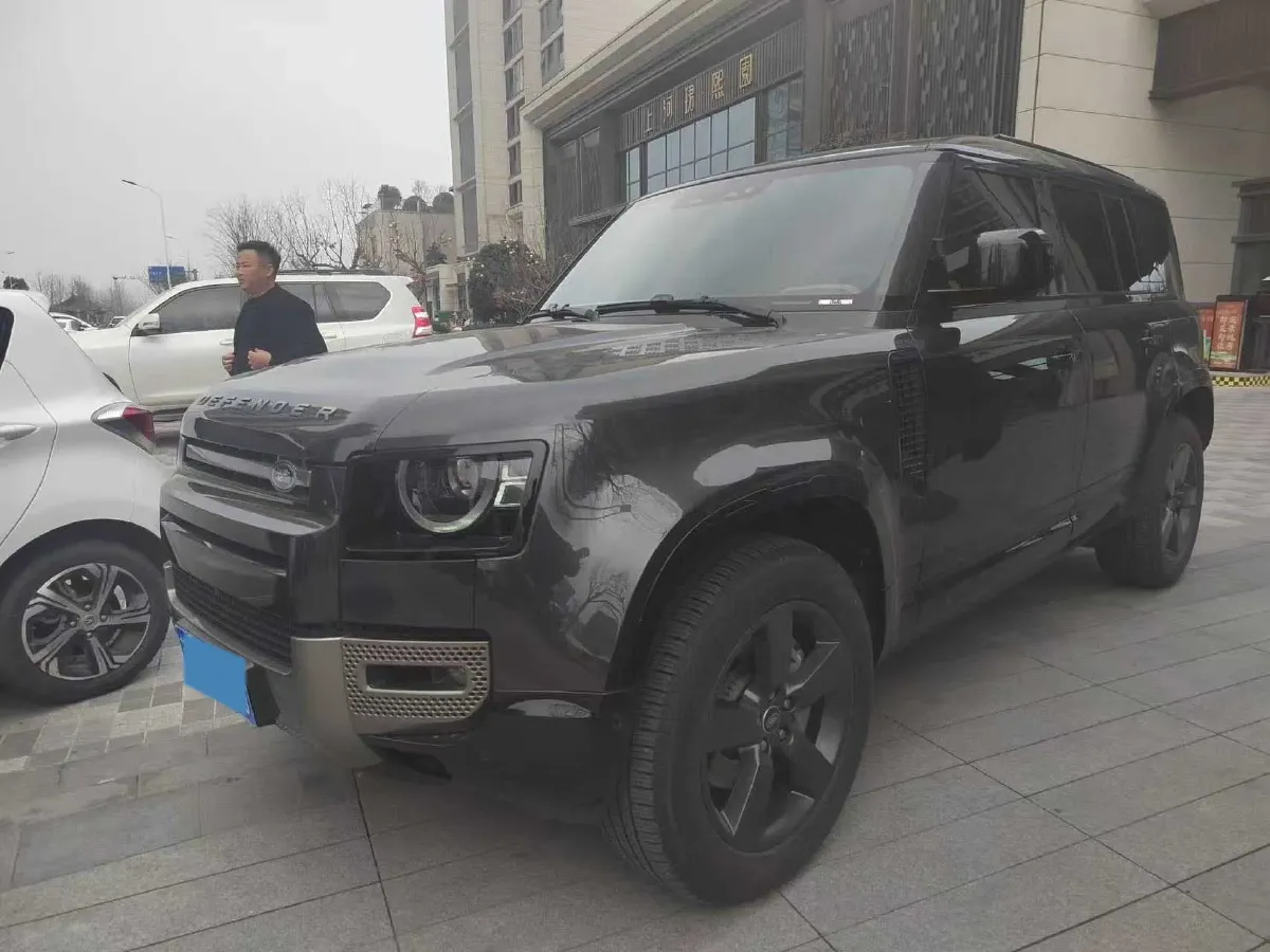 2024 Land Rover Defender 3.0T 400HP L6 8AT,autocango,china used car exporter,china ev exporter,chinese used car exporter,chinese used ev exporter